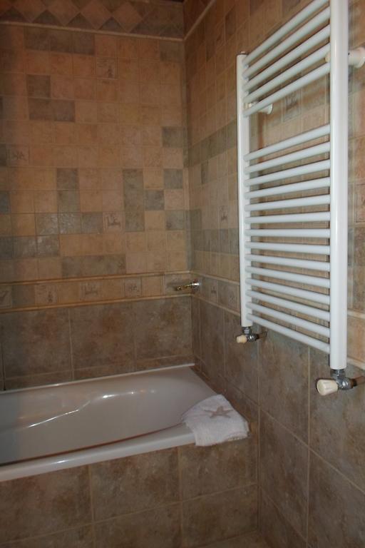 Complejo Hotelero Illihue - Cabanas & Hosteria Junin de los Andes Phòng bức ảnh